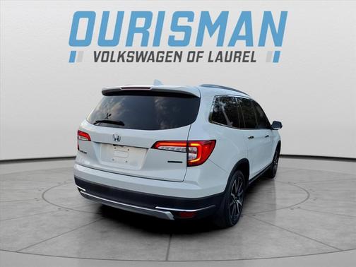 2022 Honda Pilot Touring 8-Passenger