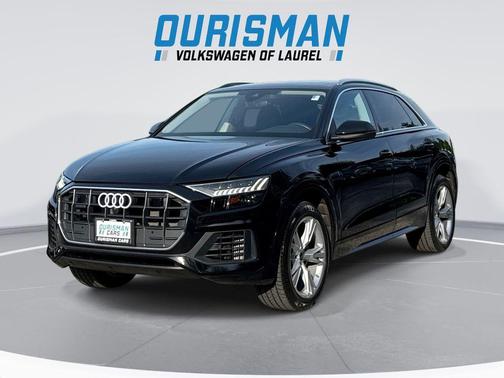Mythos Black Metallic 2023 Audi Q8 55 Premium