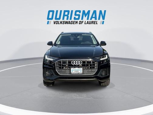 Mythos Black Metallic 2023 Audi Q8 55 Premium