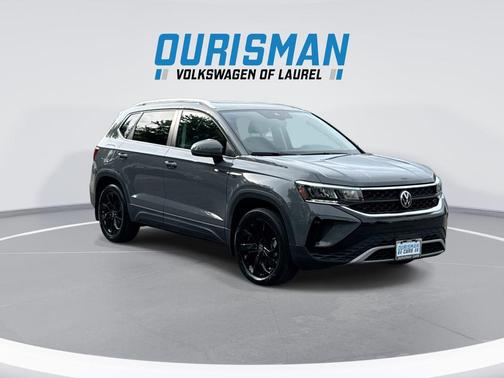Gray 2022 Volkswagen Taos 1.5T SE