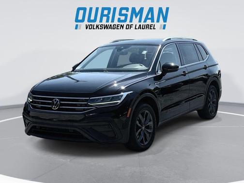 Deep Black Pearl 2022 Volkswagen Tiguan 2.0T SE