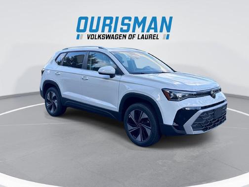 Pure White 2026 Volkswagen Taos SE