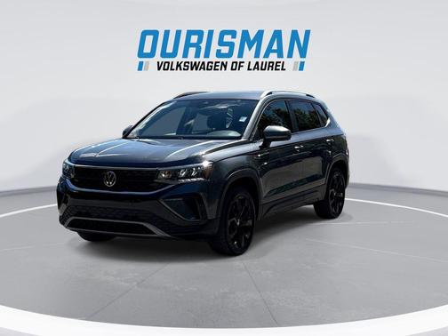Platinum Gray Metallic 2023 Volkswagen Taos 1.5T SE