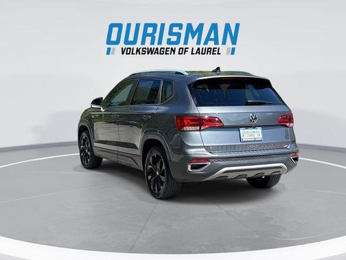 Platinum Gray Metallic 2023 Volkswagen Taos 1.5T SE