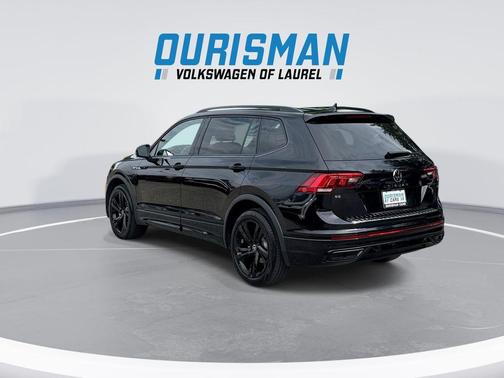 Deep Black 2023 Volkswagen Tiguan 2.0T SE R-Line Black