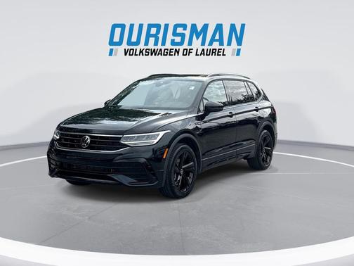 Deep Black 2023 Volkswagen Tiguan 2.0T SE R-Line Black