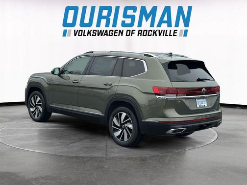 avocado green pearl 2026 Volkswagen Atlas 2.0T SEL