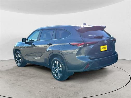 2025 Toyota Highlander XLE