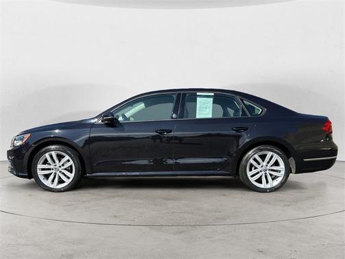 2019 Volkswagen Passat 2.0T Wolfsburg