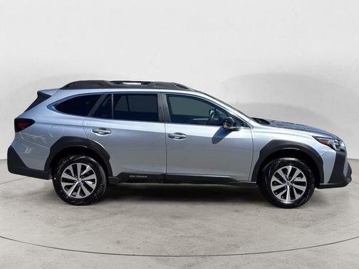 Ice Silver Metallic 2025 Subaru Outback Premium