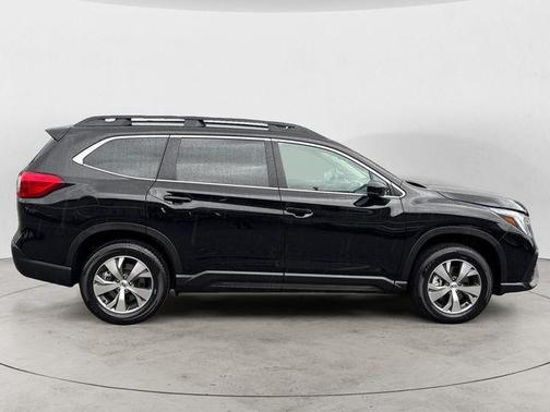 Crystal Black Silica 2025 Subaru Ascent Premium