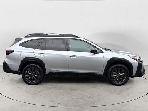 Ice Silver Metallic 2025 Subaru Outback Onyx Edition