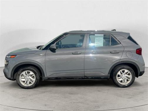 2022 Hyundai VENUE SE