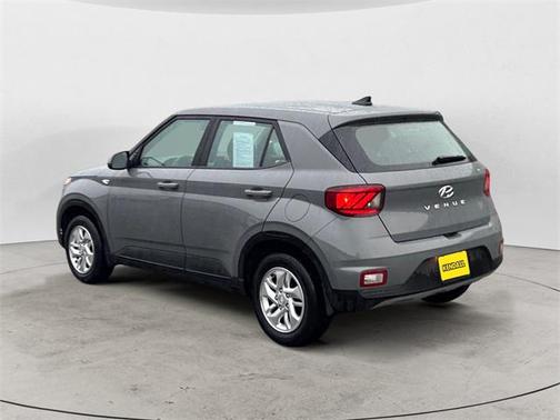 2022 Hyundai VENUE SE