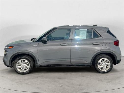 2022 Hyundai VENUE SE