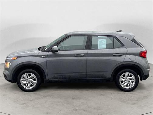 2022 Hyundai VENUE SE