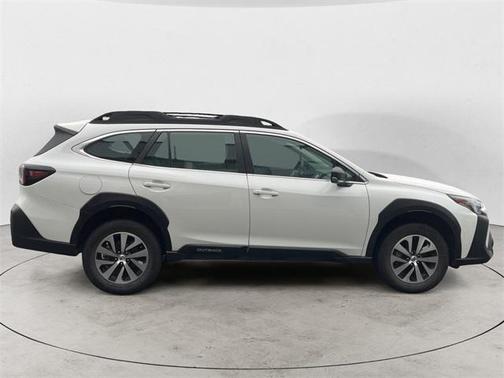 2025 Subaru Outback Base