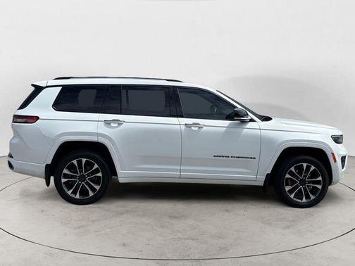 Bright White Clearcoat 2022 Jeep Grand Cherokee L Overland