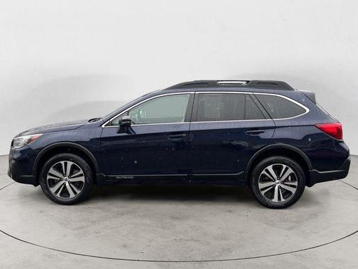 Dark Blue 2018 Subaru Outback 3.6R Limited