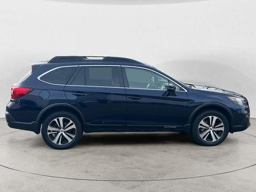 Dark Blue 2018 Subaru Outback 3.6R Limited