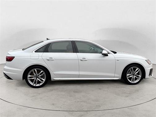 2024 Audi A4 45 S line quattro Premium