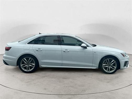 2024 Audi A4 45 S line quattro Premium