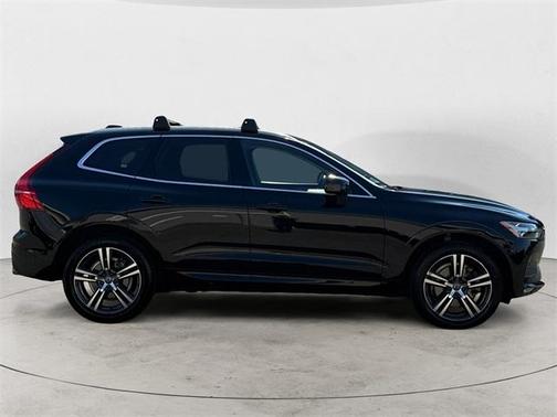 2018 Volvo XC60 T6 Momentum