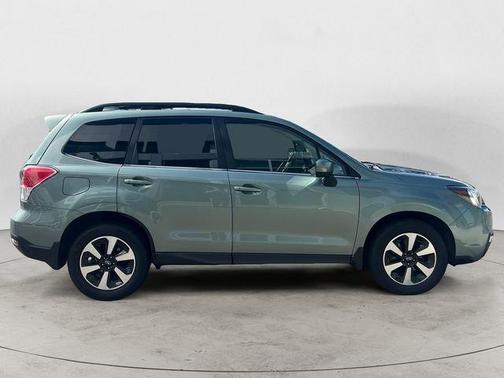 Jasmine Green Metallic 2017 Subaru Forester 2.5i Limited