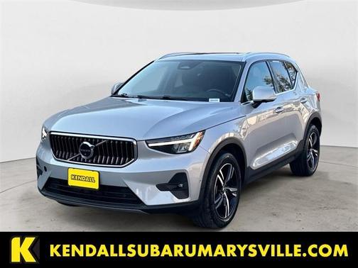 2023 Volvo XC40 B5 Plus Bright Theme
