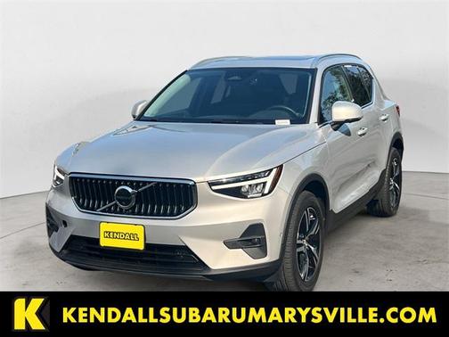 2023 Volvo XC40 B5 Plus Bright Theme