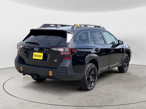 Crystal Black Silica 2025 Subaru Outback Wilderness