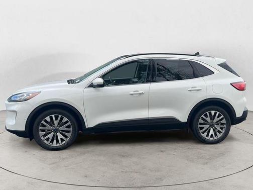 2020 Ford Escape Titanium Hybrid