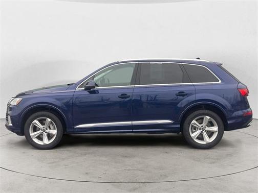 2024 Audi Q7 45 Premium Plus