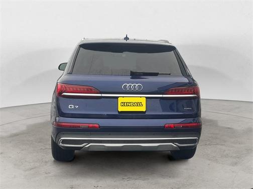 2024 Audi Q7 45 Premium Plus