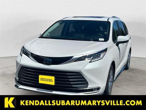 2023 Toyota Sienna Limited