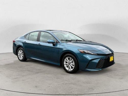 Ocean 2025 Toyota Camry LE