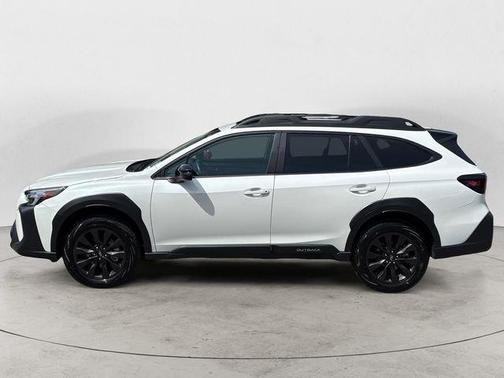Crystal White Pearl 2025 Subaru Outback Onyx Edition