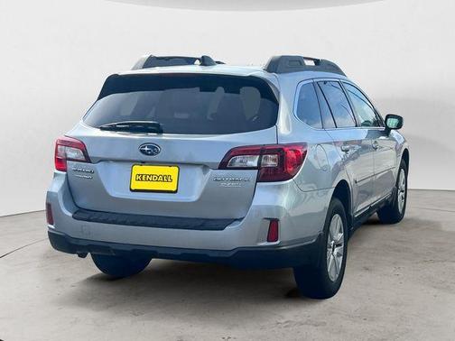 Ice Silver Metallic 2017 Subaru Outback 2.5i Premium