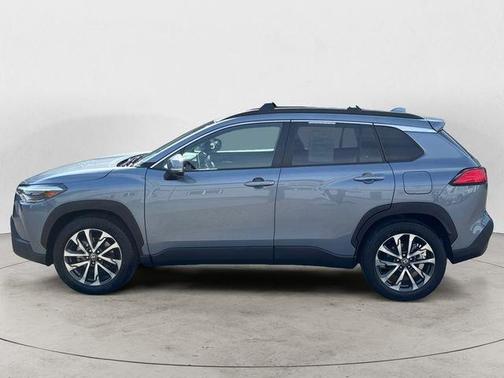 CELESTITE 2022 Toyota Corolla Cross XLE