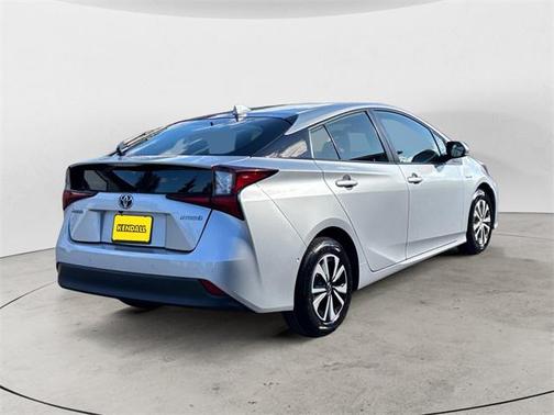 2021 Toyota Prius LE
