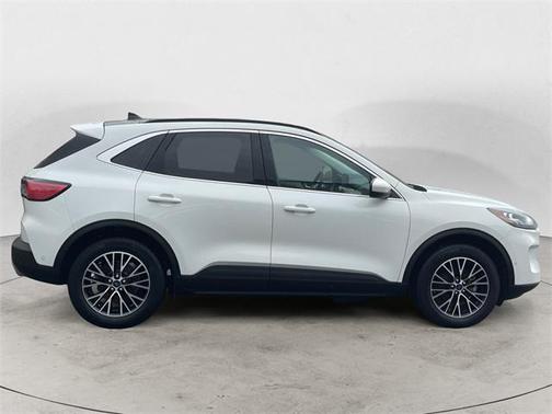 2021 Ford Escape PHEV Titanium
