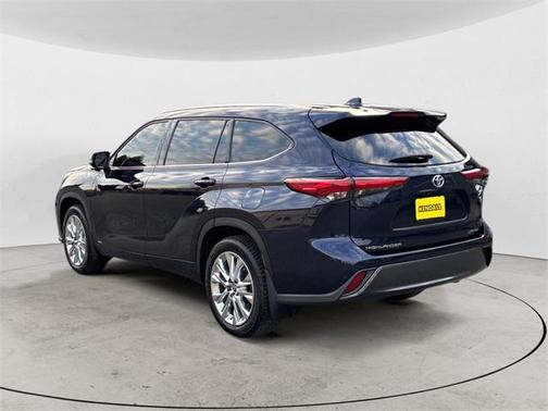 2022 Toyota Highlander Hybrid Limited