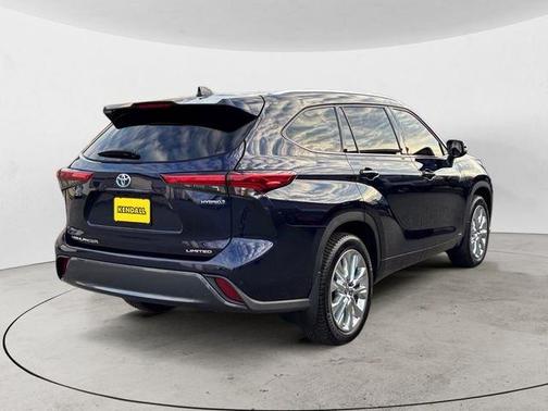 2022 Toyota Highlander Hybrid Limited