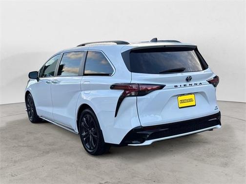 2022 Toyota Sienna XSE