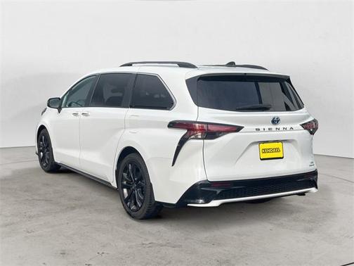 2022 Toyota Sienna XSE