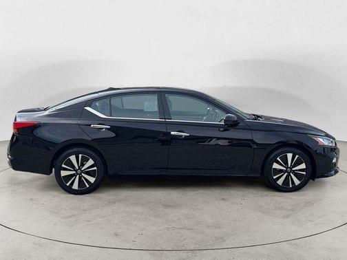 Super Black 2019 Nissan Altima 2.5 SL