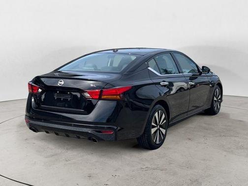 Super Black 2019 Nissan Altima 2.5 SL