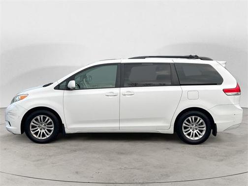 2011 Toyota Sienna XLE