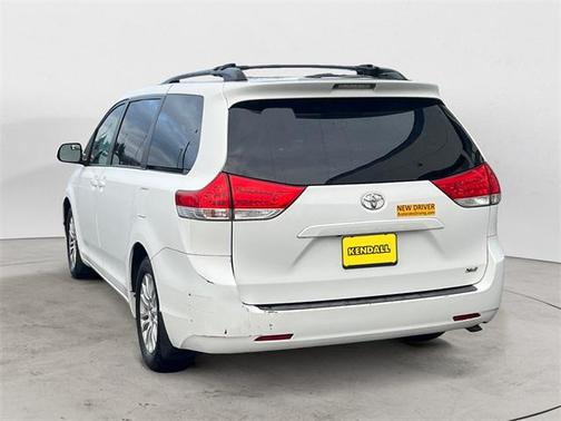 2011 Toyota Sienna XLE