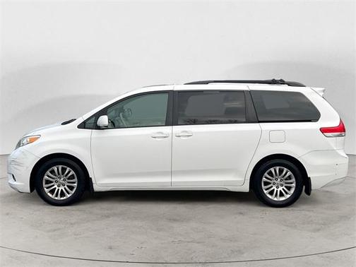 2011 Toyota Sienna XLE